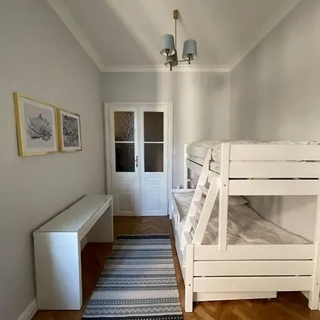 Glamorous 3 Flat In The Very Center Appartamento
