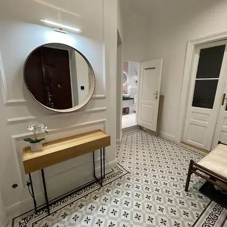 Appartamento Glamorous 3 Flat In The Very Center *