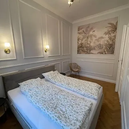Glamorous 3 Flat In The Very Center Appartamento *
